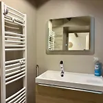 Apartmán L'Estanot Est Un Charmant T2 De 45 M2 Equipe D'Une Chambre En Mezzanine Ouverte Et D'Un Vrai Lit En 140 Dans Un Large Salon, Une Cuisine Equipee, Un Parking Prive, Proche Du Centre Thermal Et Des Commerces Balaruc-les-Bains