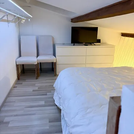 L'estanot Est Un T2 De 45 M2 Equipe D'une En Mezzanine Et D'un Vrai Lit Dans Un Large Salon, Cuisine Equipe, Parking Privee, Proche Du Centre Thermale Et Des Commerces Διαμέρισμα